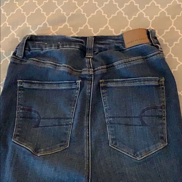 Dark washed American eagle jeans size 4 - Picture 2 of 3